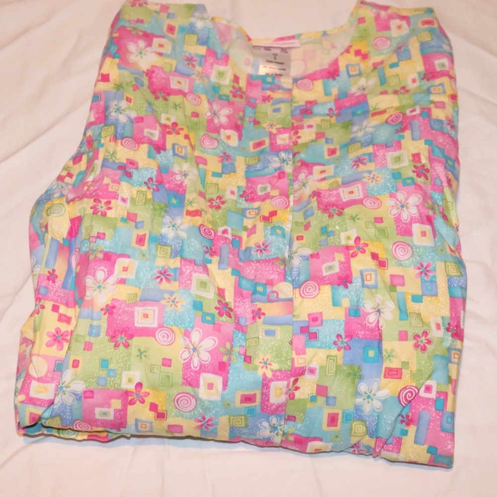 Colorful Nurse Top - Picture 3 of 4